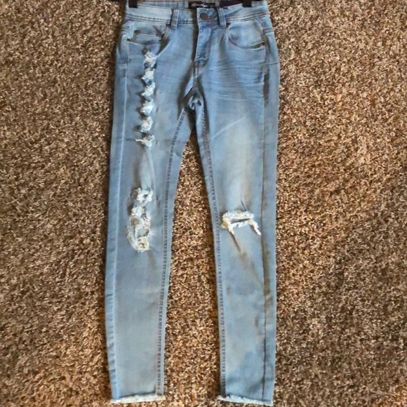 Distressed Fringe Jeans - Picture 4 of 5